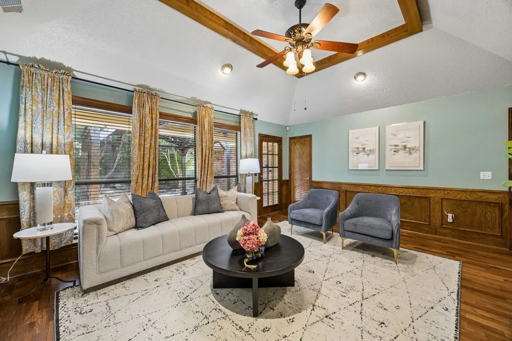 9918 Chimney Hill Lane Dallas, TX 75243