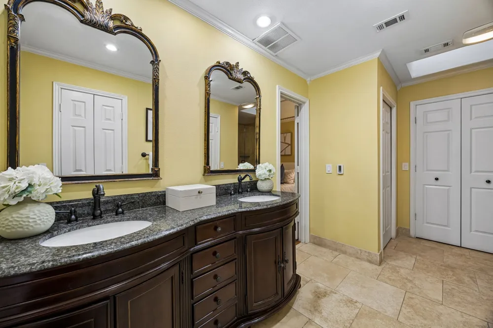 9918 Chimney Hill Lane Dallas, TX 75243