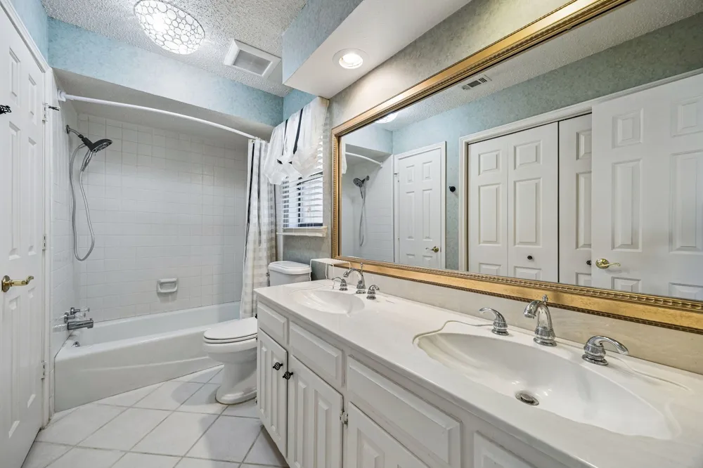 9918 Chimney Hill Lane Dallas, TX 75243