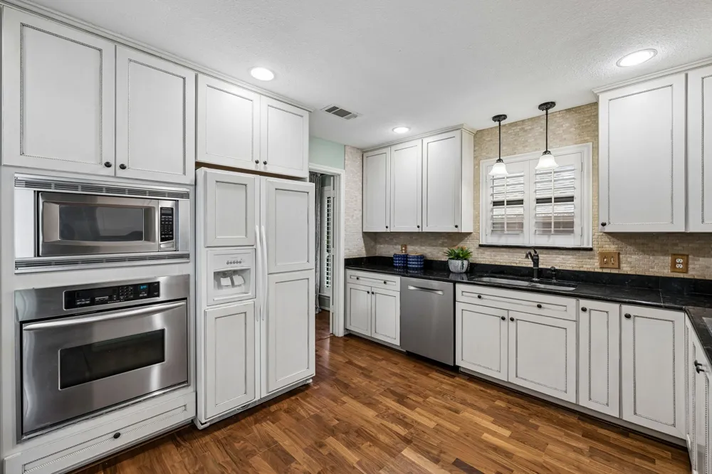 9918 Chimney Hill Lane Dallas, TX 75243