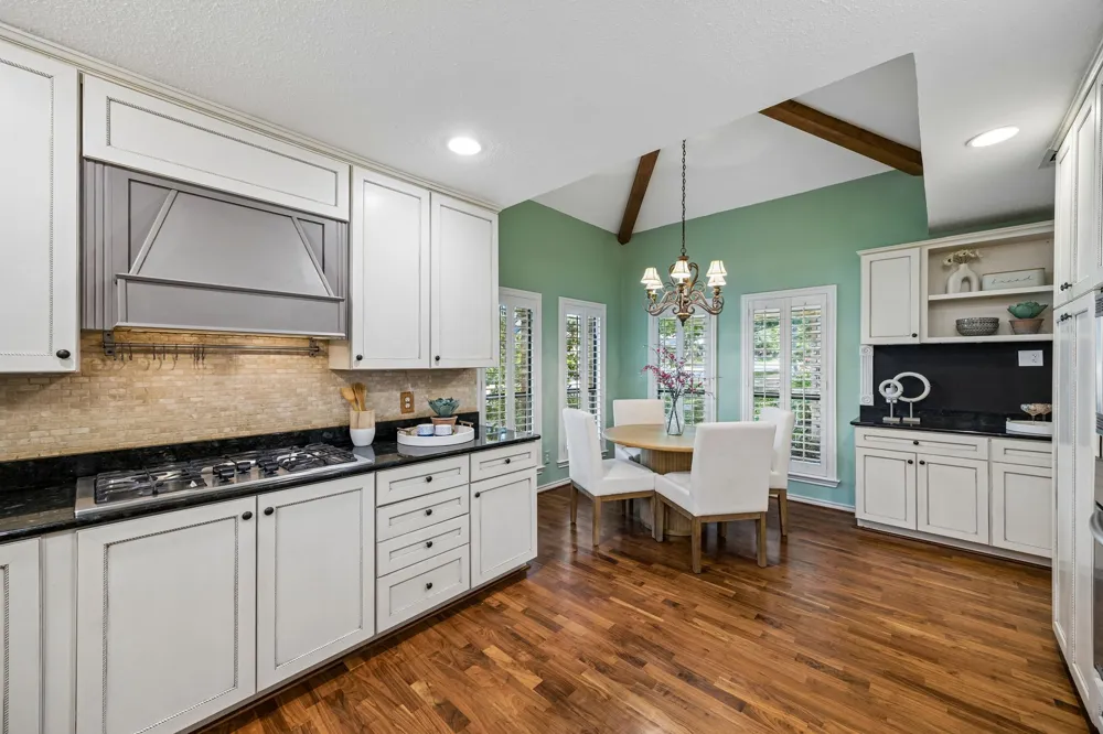9918 Chimney Hill Lane Dallas, TX 75243