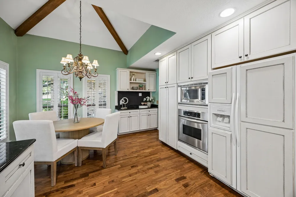 9918 Chimney Hill Lane Dallas, TX 75243