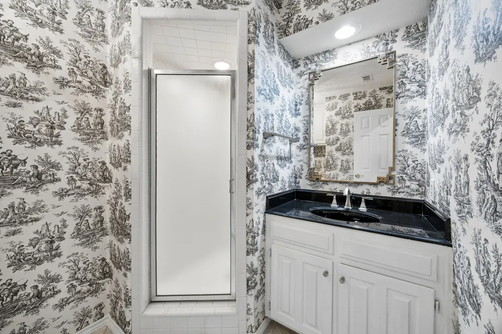 9918 Chimney Hill Lane Dallas, TX 75243