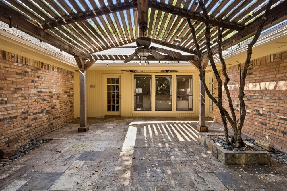 9918 Chimney Hill Lane Dallas, TX 75243