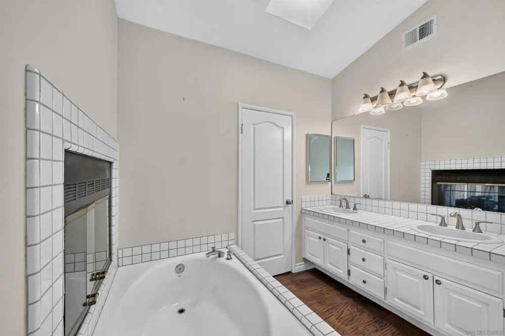 1772 Pinnacle Vista, CA 92081