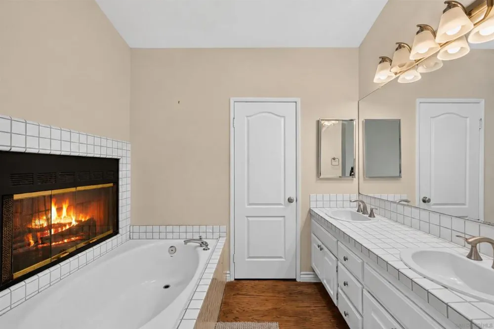 1772 Pinnacle Vista, CA 92081
