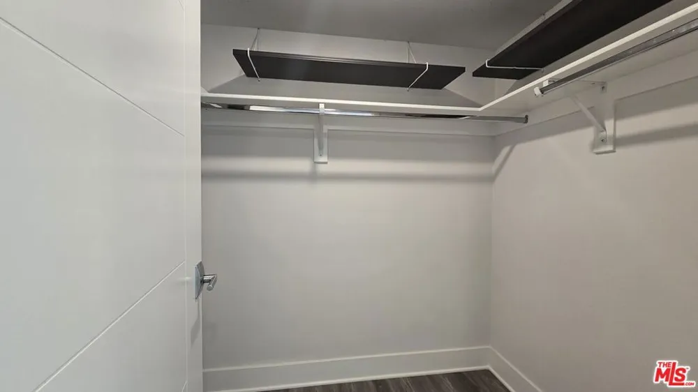 5030 Rosewood Avenue #206 Los Angeles, CA 90004