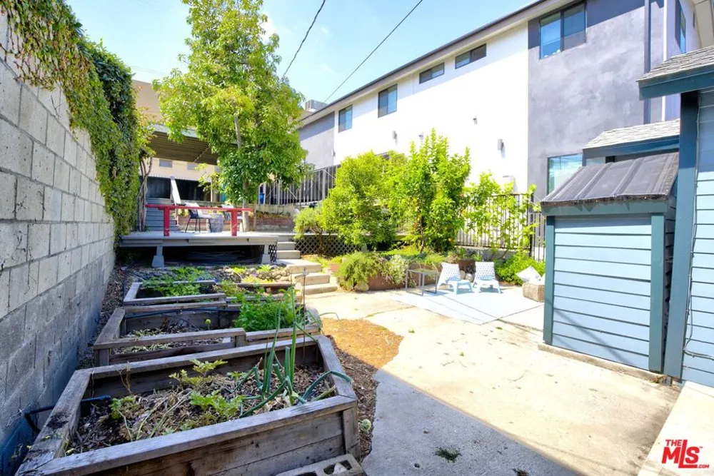 4804 Mascot Street Los Angeles, CA 90019