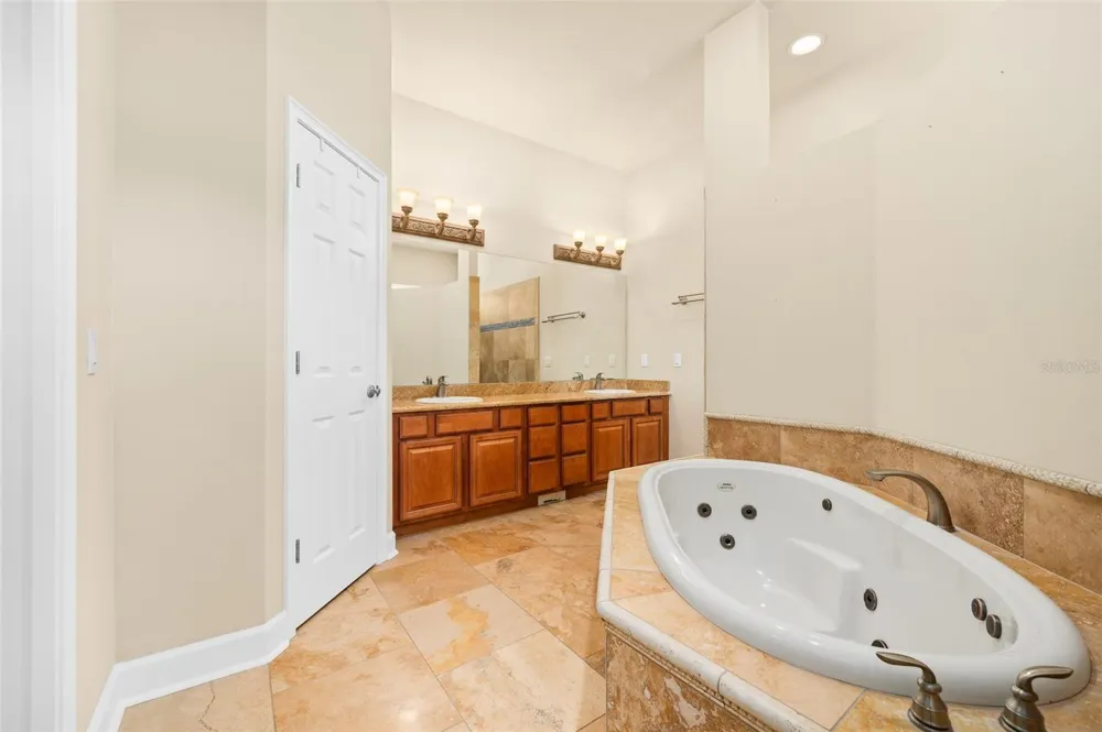 7560 WHITE OAKS ROAD Alachua, FL 32615