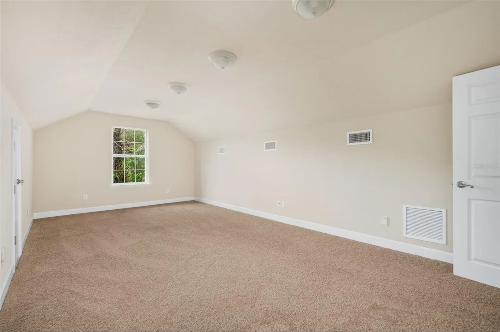 7560 WHITE OAKS ROAD Alachua, FL 32615