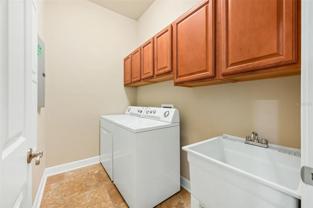 7560 WHITE OAKS ROAD Alachua, FL 32615