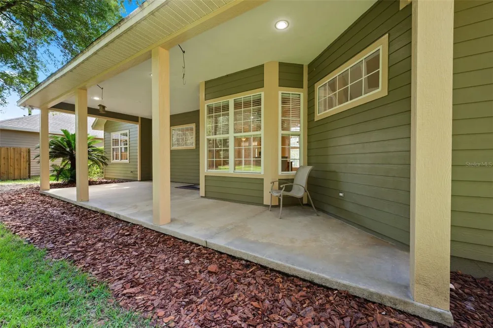 7560 WHITE OAKS ROAD Alachua, FL 32615