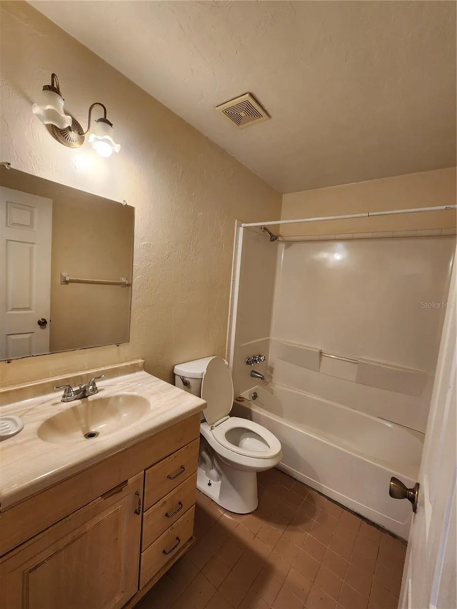 2529 NW 62 PLACE Gainesville, FL 32653