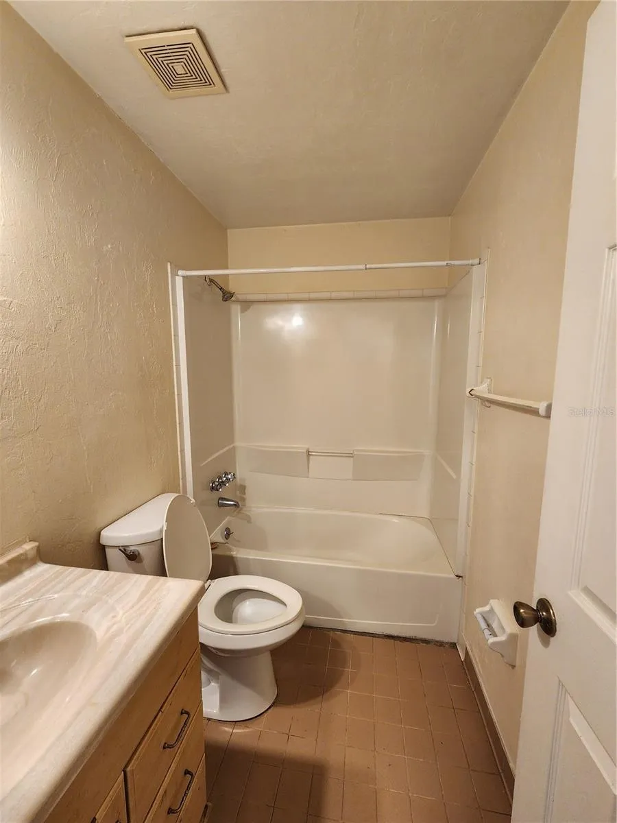 2529 NW 62 PLACE Gainesville, FL 32653
