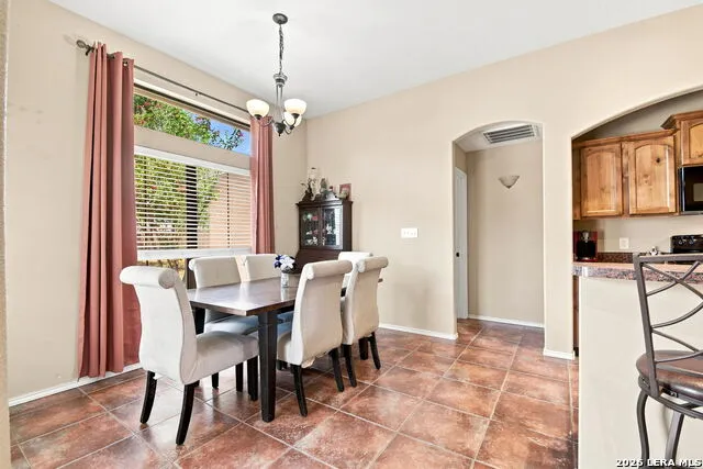 314 Yorktown Pleasanton, TX 78064