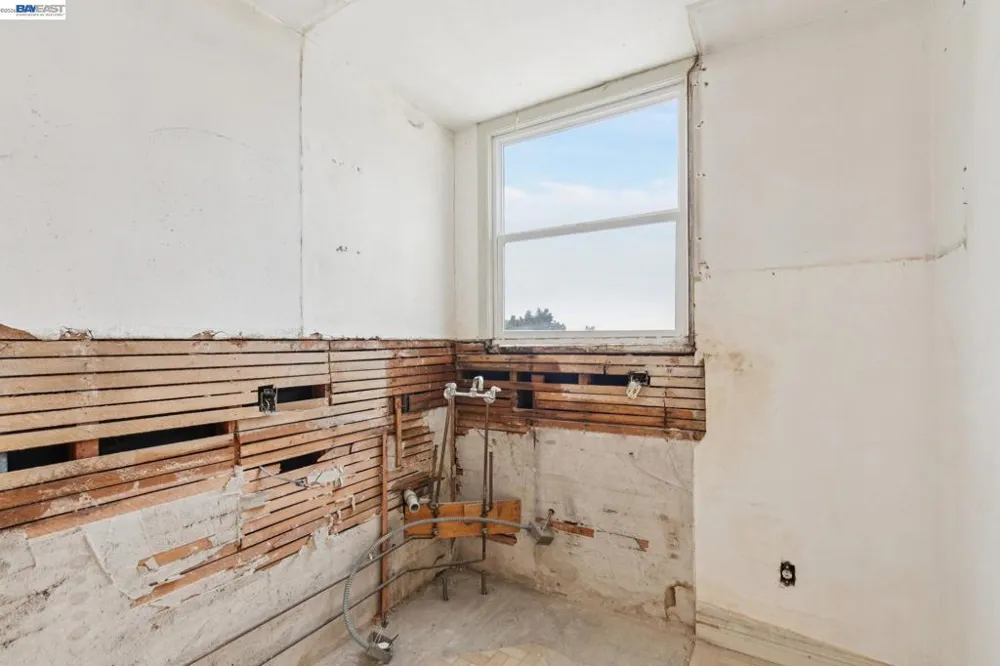 83 Stanyan St San Francisco, CA 94118