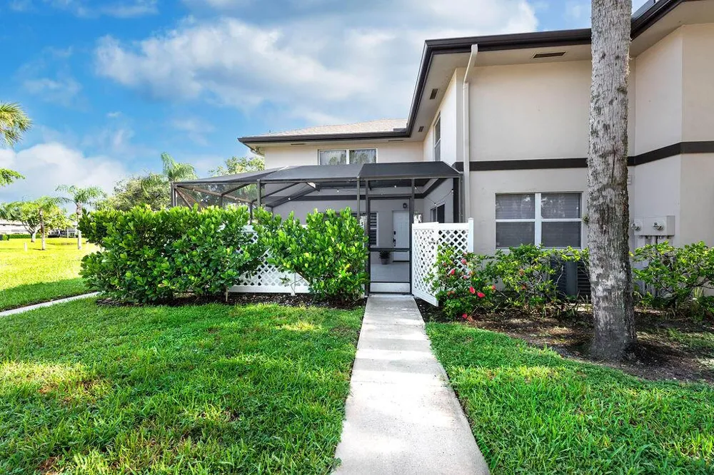 38 Essex Court #Unit d Royal Palm Beach, FL 33411