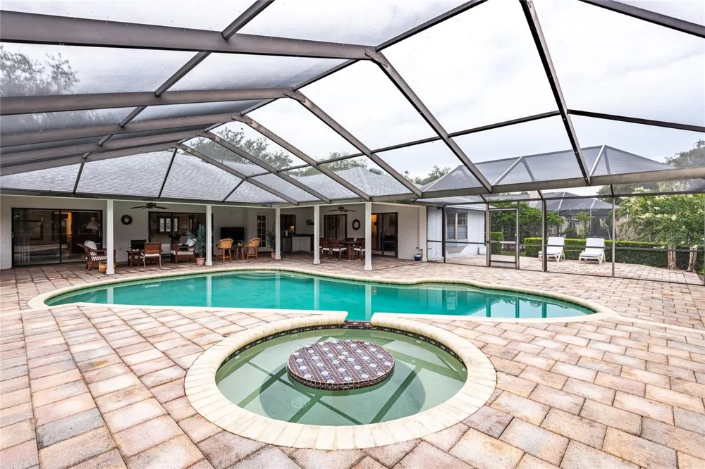16509 E COURSE DRIVE Tampa, FL 33624
