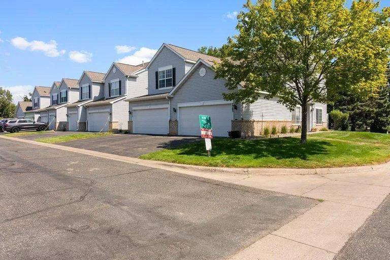 7559 Derby Lane Shakopee, MN 55379