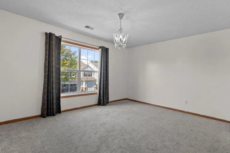 7559 Derby Lane Shakopee, MN 55379