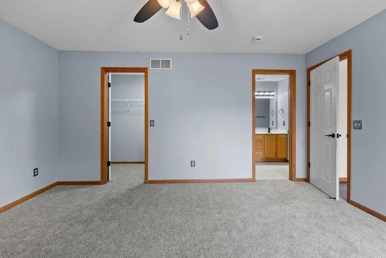 7559 Derby Lane Shakopee, MN 55379