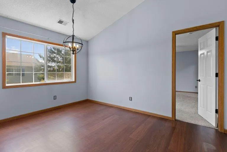 7559 Derby Lane Shakopee, MN 55379