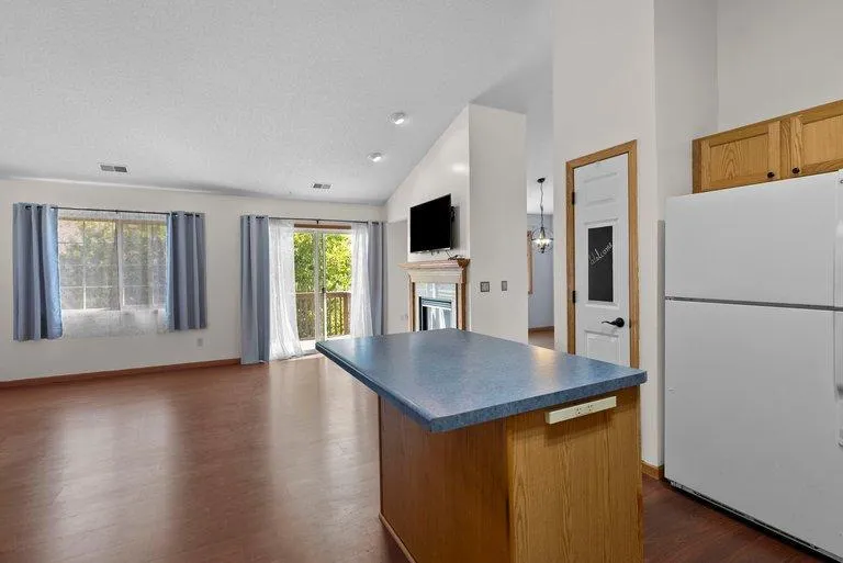 7559 Derby Lane Shakopee, MN 55379