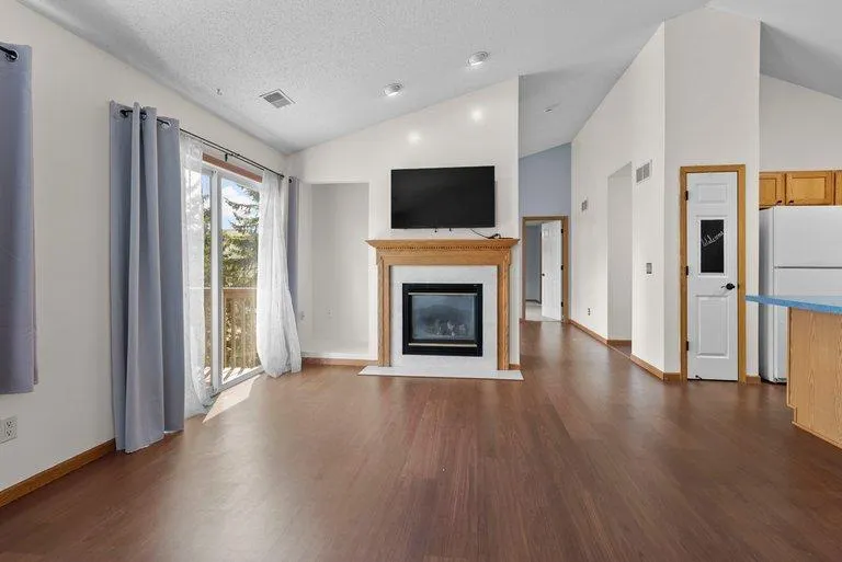 7559 Derby Lane Shakopee, MN 55379