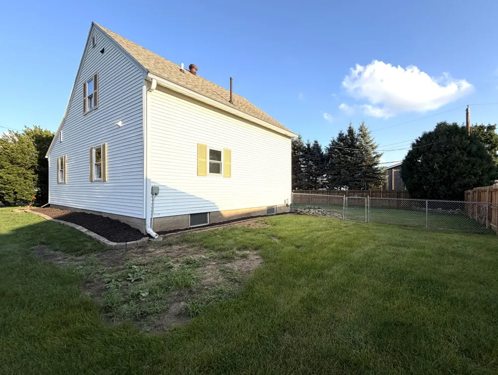 727 S 7th Street La Crescent, MN 55947