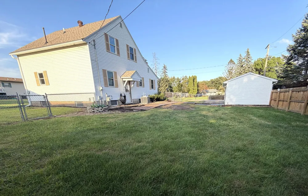 727 S 7th Street La Crescent, MN 55947