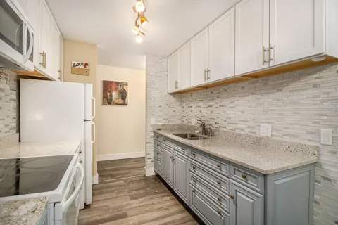 4001 Heritage Hills Drive #304