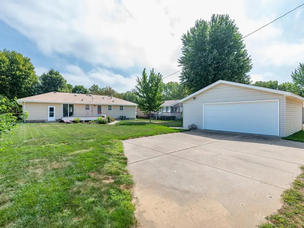 948 Main Street S Shakopee, MN 55379