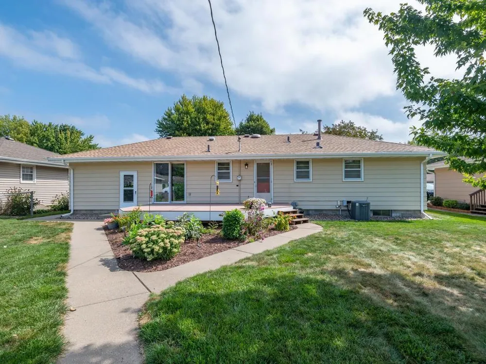 948 Main Street S Shakopee, MN 55379