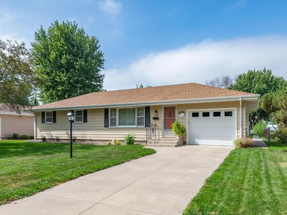 948 Main Street S Shakopee, MN 55379