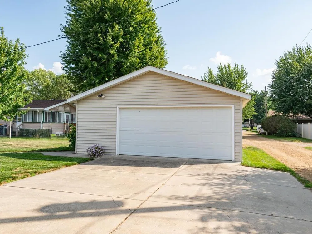 948 Main Street S Shakopee, MN 55379