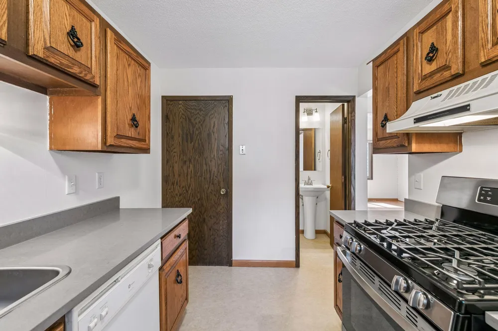 13748 Heather Hills Drive Burnsville, MN 55337