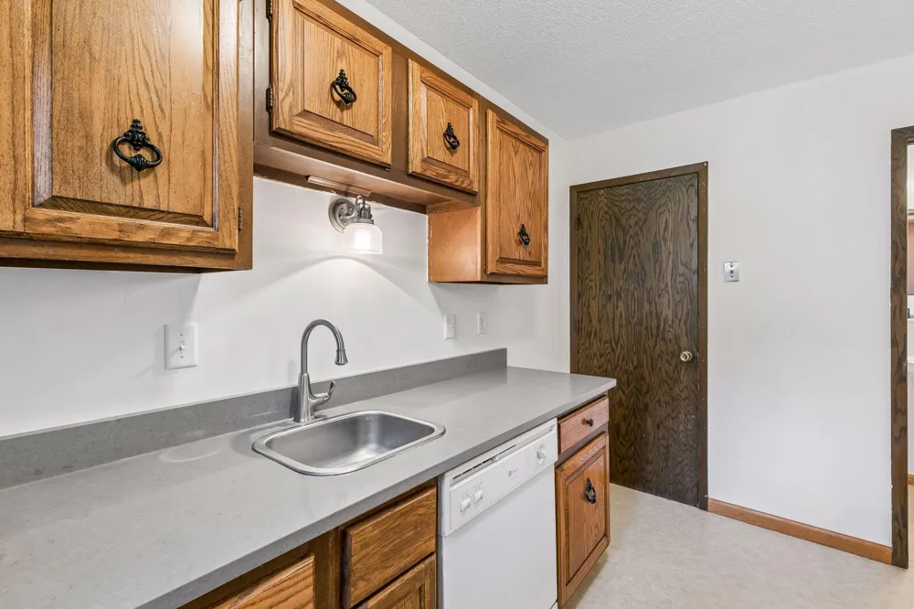 13748 Heather Hills Drive Burnsville, MN 55337