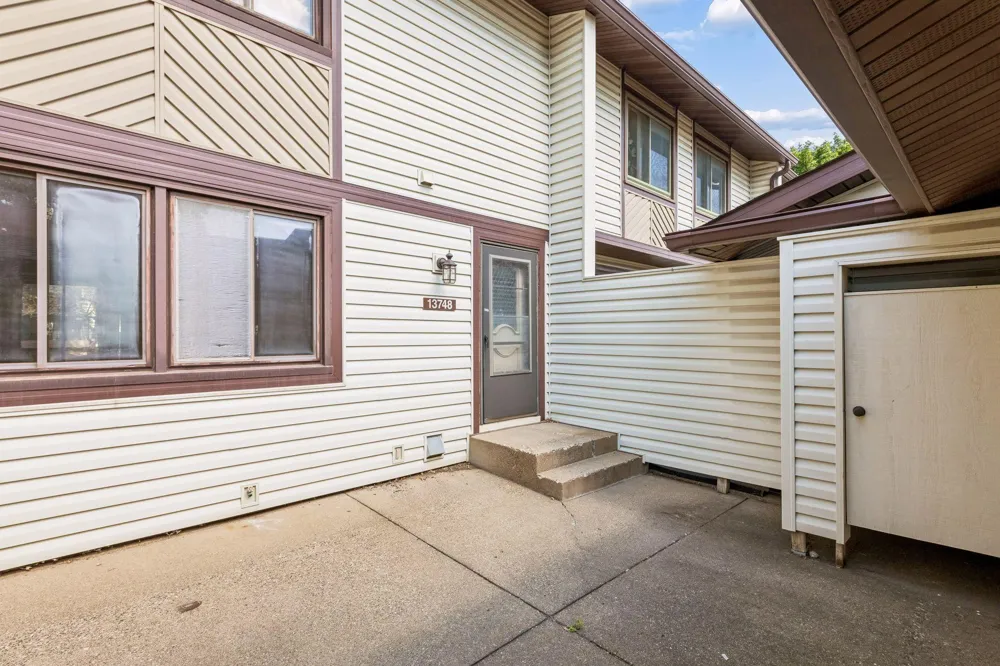 13748 Heather Hills Drive Burnsville, MN 55337