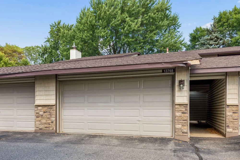 13748 Heather Hills Drive Burnsville, MN 55337