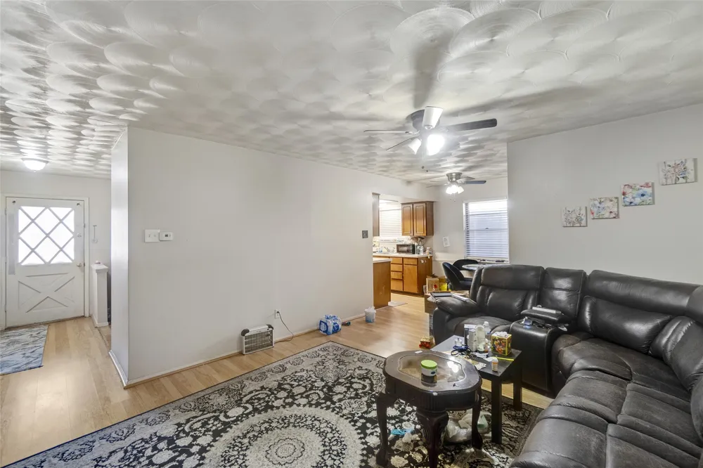 2801 Laramie Street Irving, TX 75062