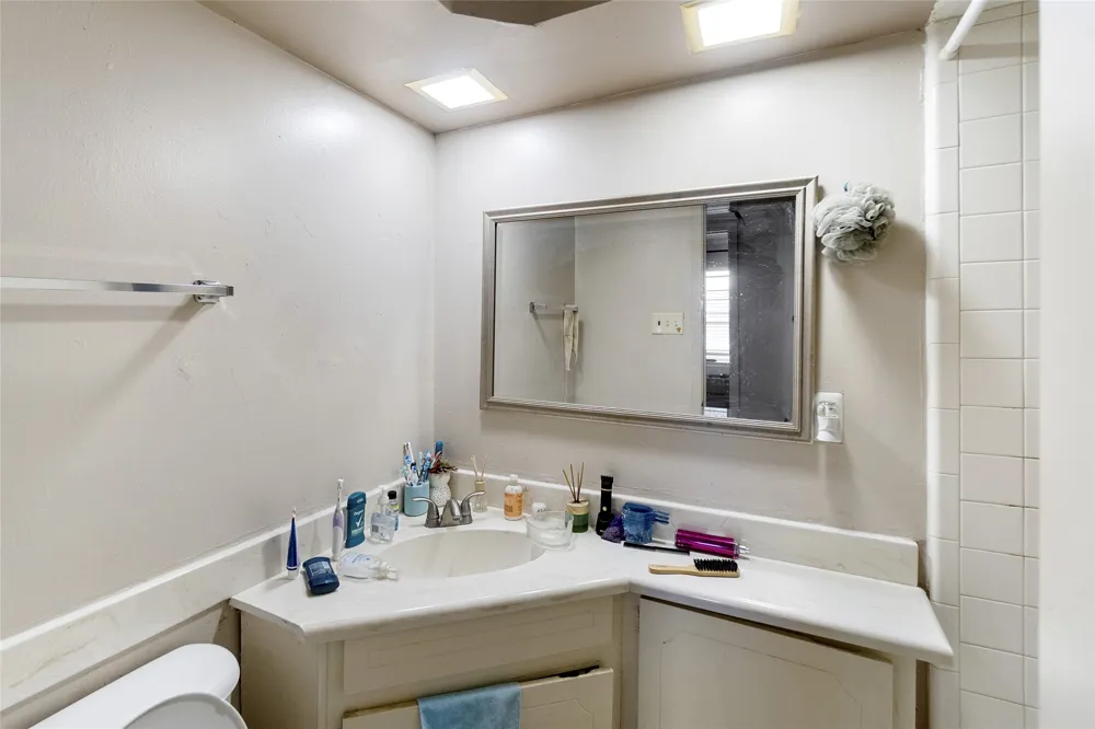 2801 Laramie Street Irving, TX 75062