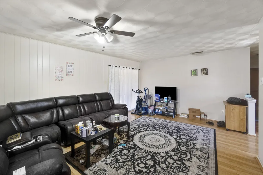 2801 Laramie Street Irving, TX 75062