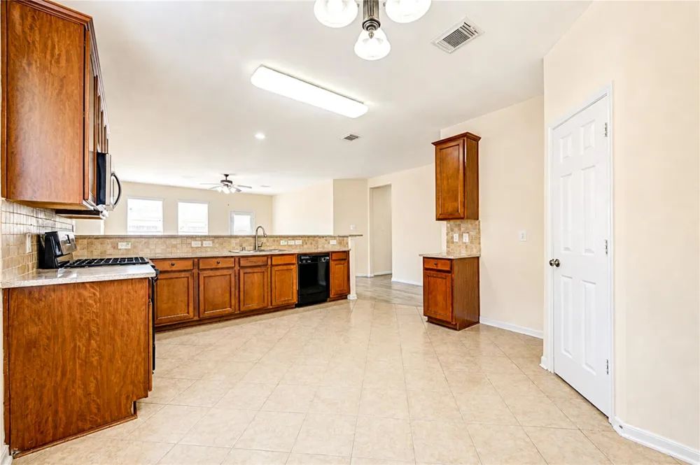 7419 Sabinal Creek Drive Richmond, TX 77407