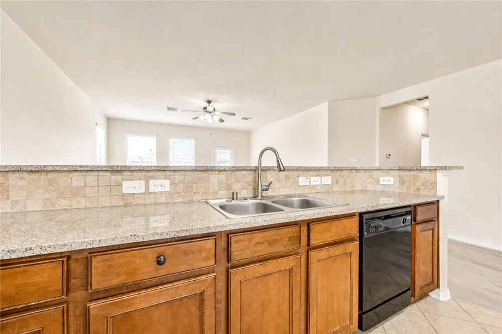 7419 Sabinal Creek Drive Richmond, TX 77407
