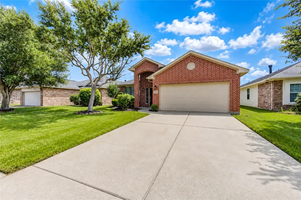 7419 Sabinal Creek Drive Richmond, TX 77407