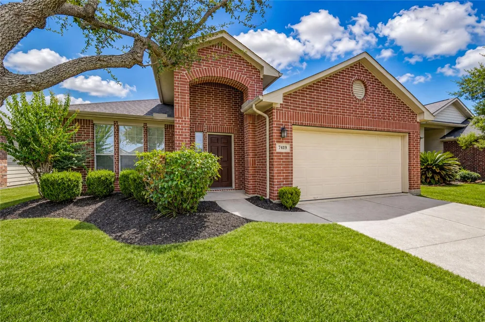 7419 Sabinal Creek Drive Richmond, TX 77407