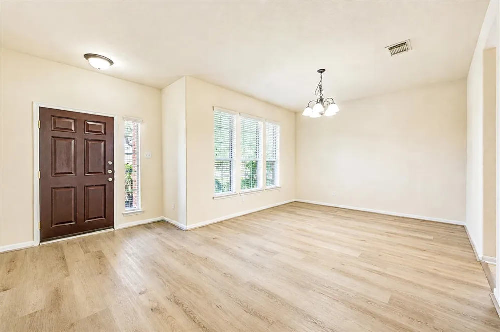 7419 Sabinal Creek Drive Richmond, TX 77407