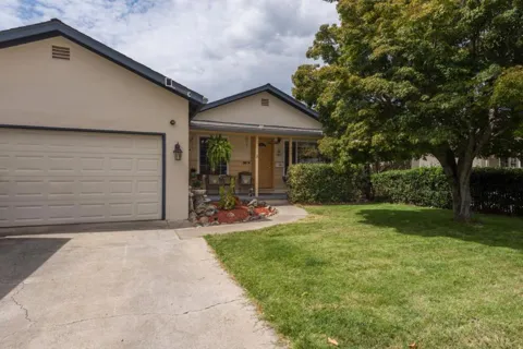915 Dorian Court