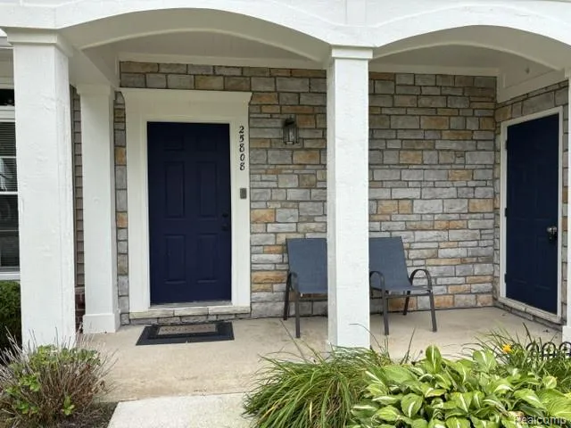 25808 Maritime Circle Harrison Charter Township, MI 48045