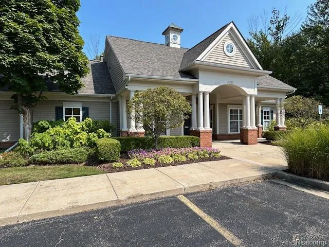 25808 Maritime Circle Harrison Charter Township, MI 48045